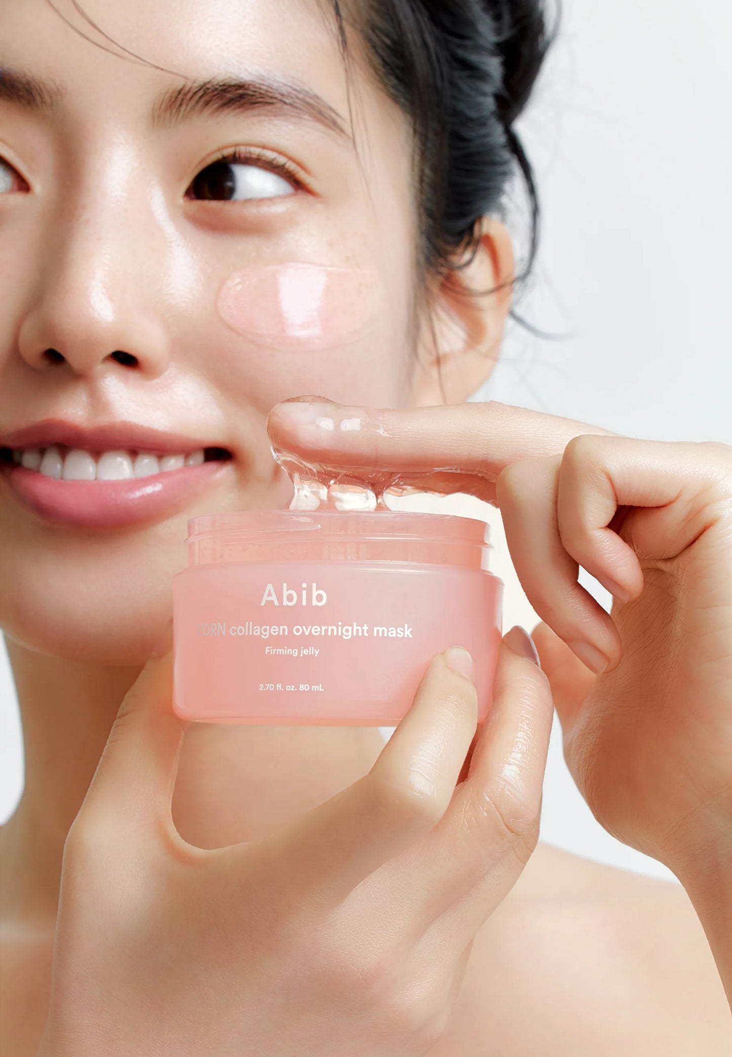 Anwendung der Abib PDRN Collagen Overnight Mask im Gesicht