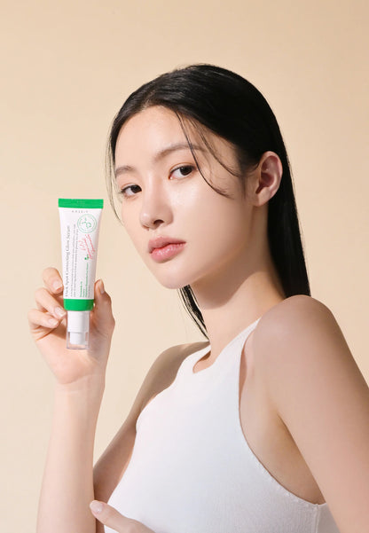 Anwendung des AXIS-Y Dark Spot Correcting Glow Serums im Gesicht