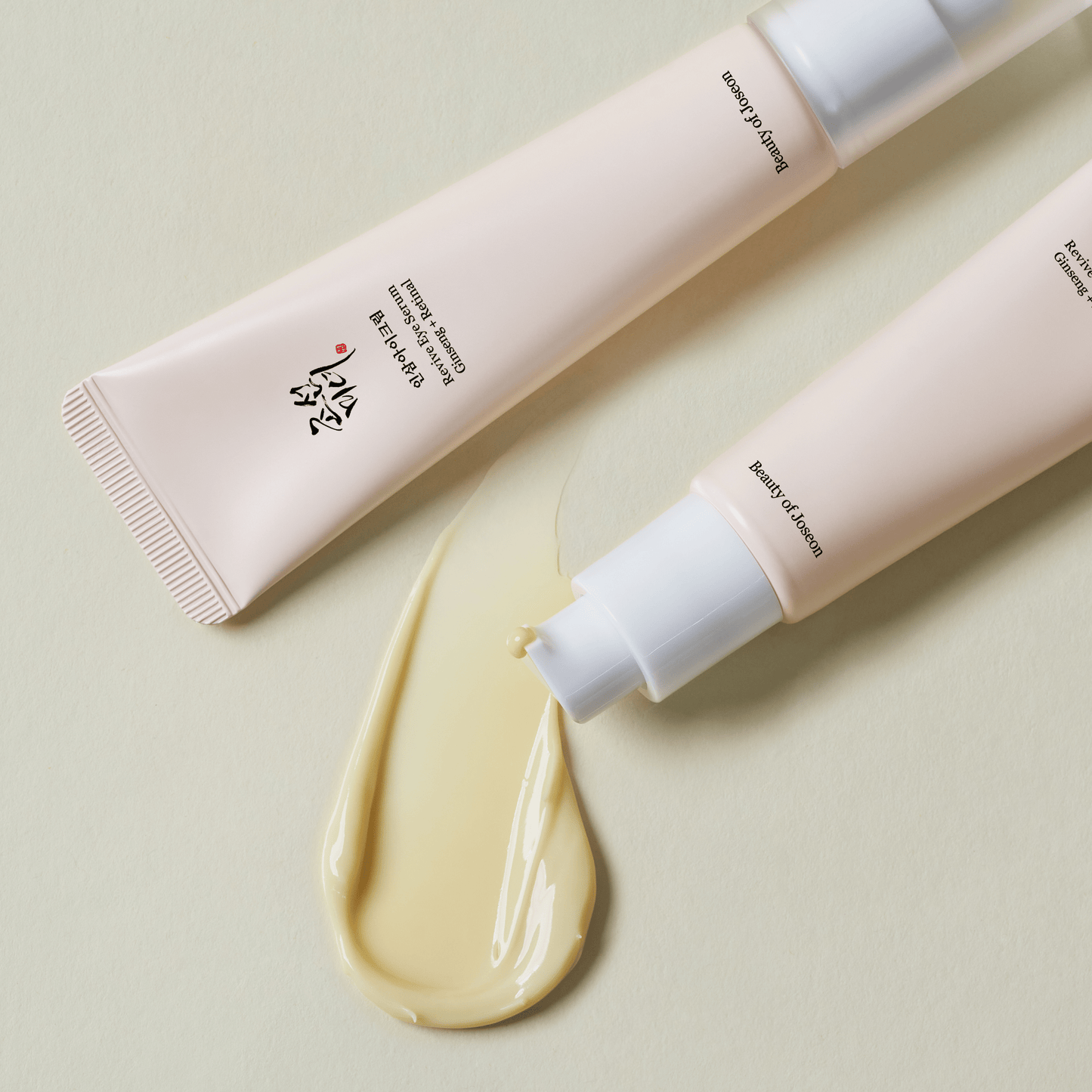 Leichte Textur des Revive Eye Serums