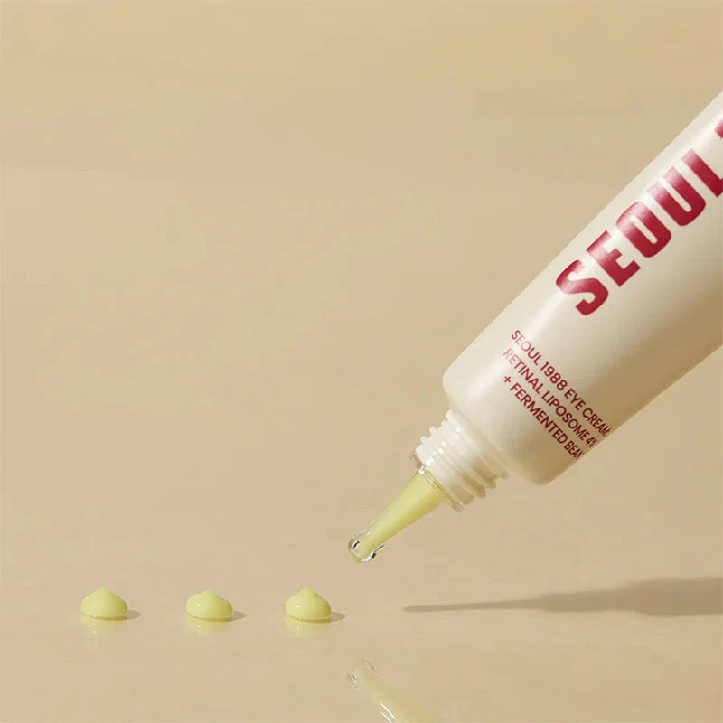 Anwendung der K-SECRET SEOUL 1988 Retinal Eye Cream an der Augenpartie