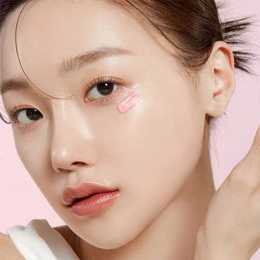 Medicube Augencreme mit PDRN und Pink Peptiden gegen Augenringe und Fältchen.