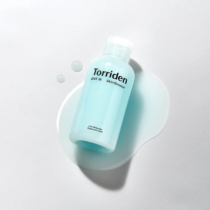 Feuchtigkeitsspendender koreanischer Toner-Booster von Torriden für trockene und empfindliche Haut.
